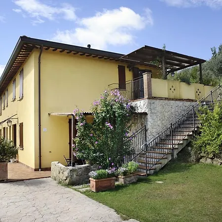 منزل ريفي Il Sambro *